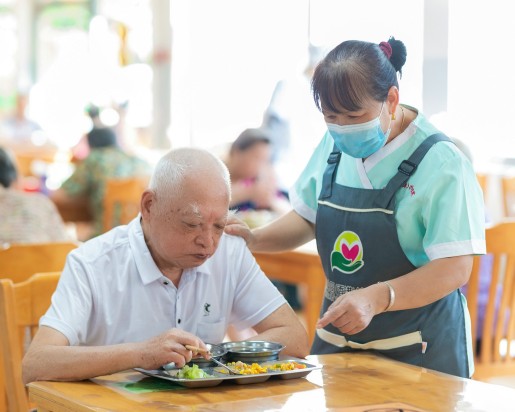 从养老视角下看被中产热追的香港身份